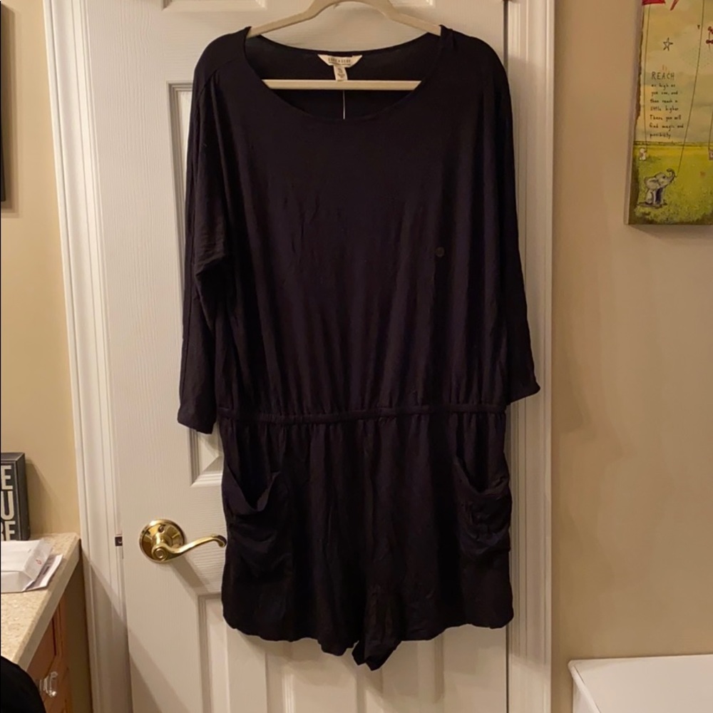 Black, Scoop Neck Romper